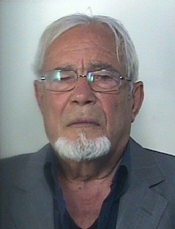 La morte del boss, il circo social e il silenzio della Chiesa