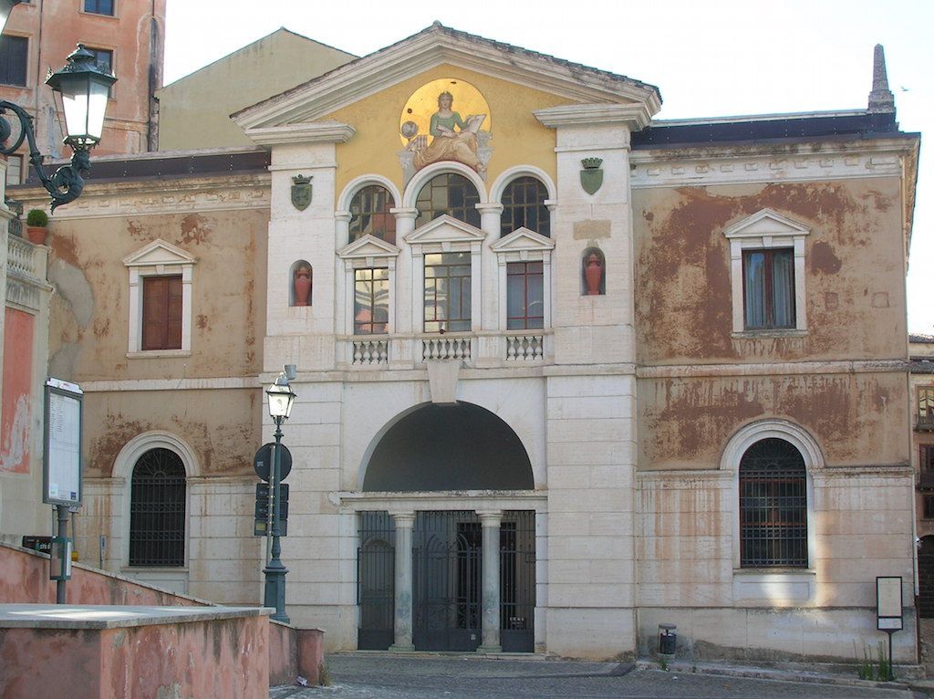 Biblioteca civica sfrattata a Cosenza, appello a Occhiuto e Iacucci