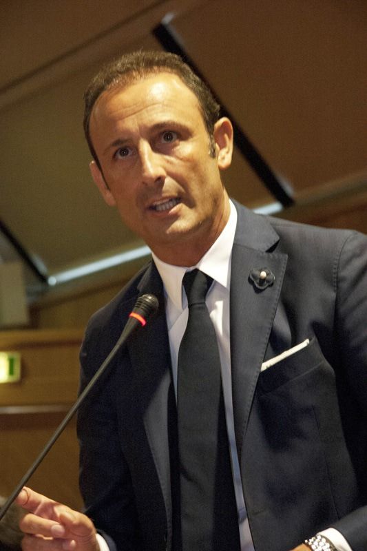 Dieta mediterranea, Grillo contro il «campanilismo bruzio»