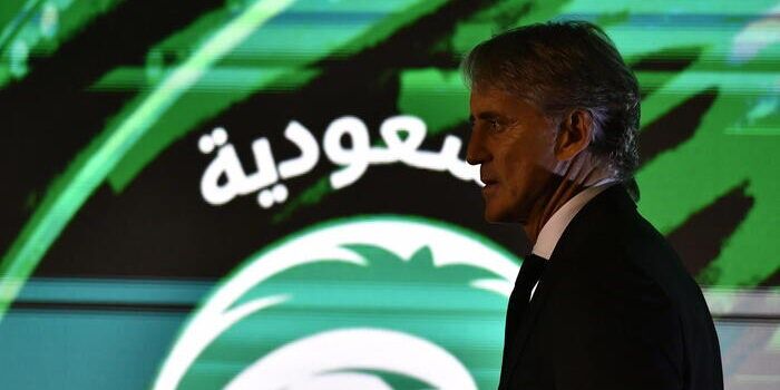 Via dal campo con i rigori in corso, Roberto Mancini nella bufera in Arabia