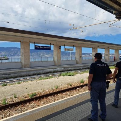 Evade dai domiciliari a Messina e tenta la fuga in treno: arrestato a Villa San Giovanni
