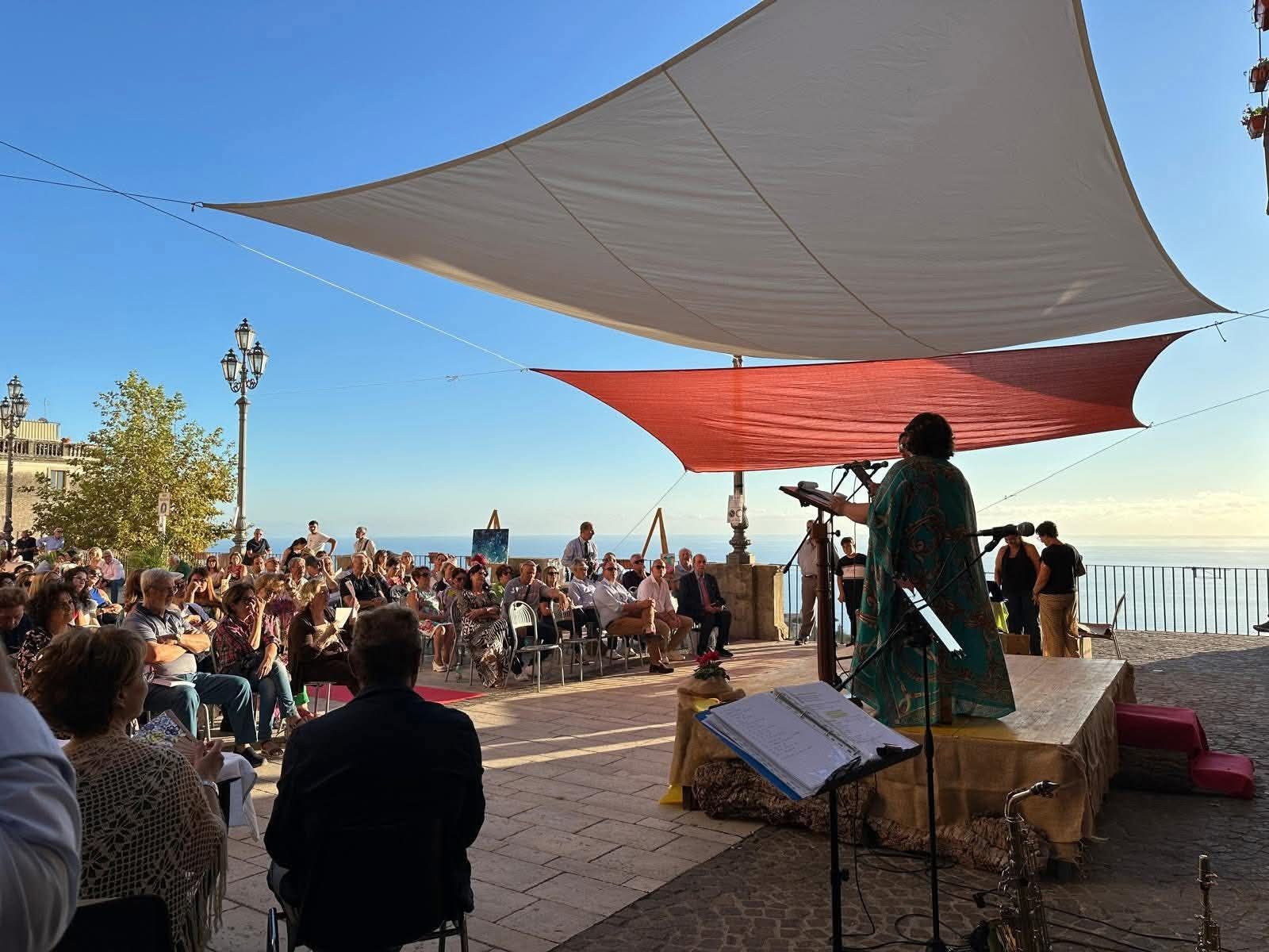 Fuscaldo, premiati i vincitori del Concorso Letterario Internazionale “Incontri… diVersi”