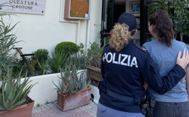 Aggredisce e prova a strangolare l’ex compagna, in carcere un 33enne a Crotone
