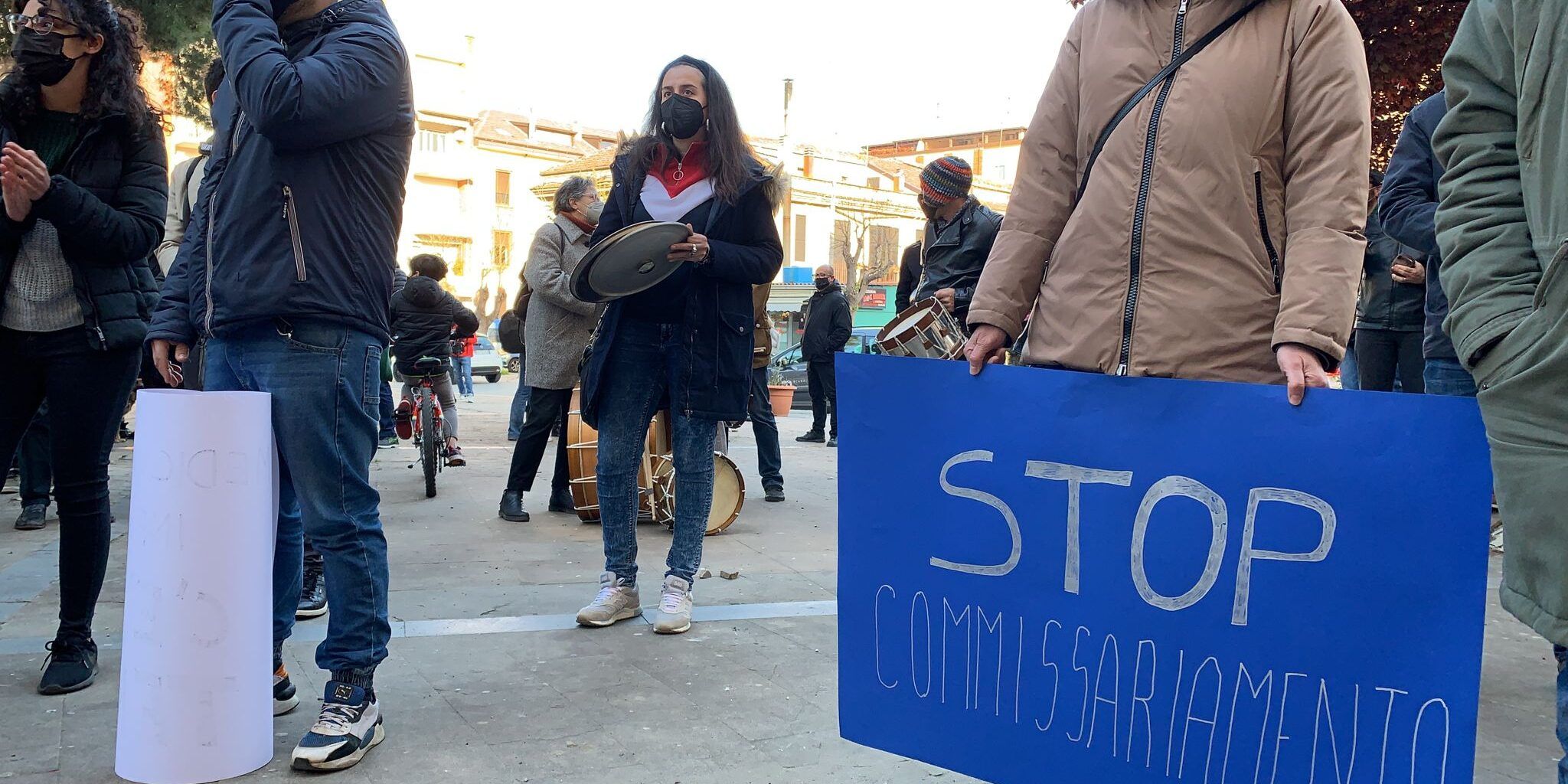 Cosenza in piazza per il diritto alla salute. «Non abbandonateci» – FOTO E VIDEO