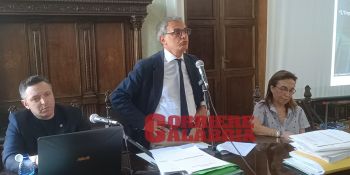 «A Catanzaro non serve un nuovo ospedale. Priorità al potenziamento del “Pugliese Ciaccio”»