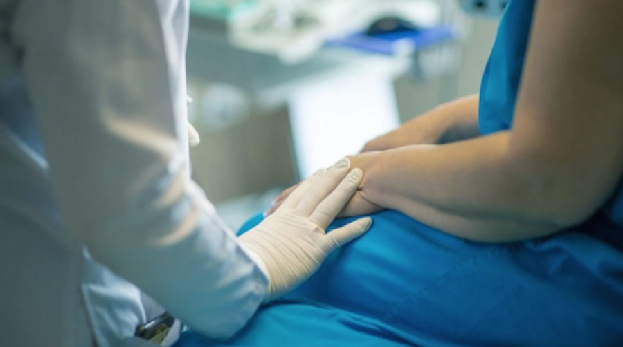 Calabria, un bando per il sostegno economico alle donne colpite da patologie oncologiche