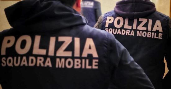 Incendiarono lo scooter di un avvocato e danneggiarono la sua abitazione: due arresti a Catanzaro