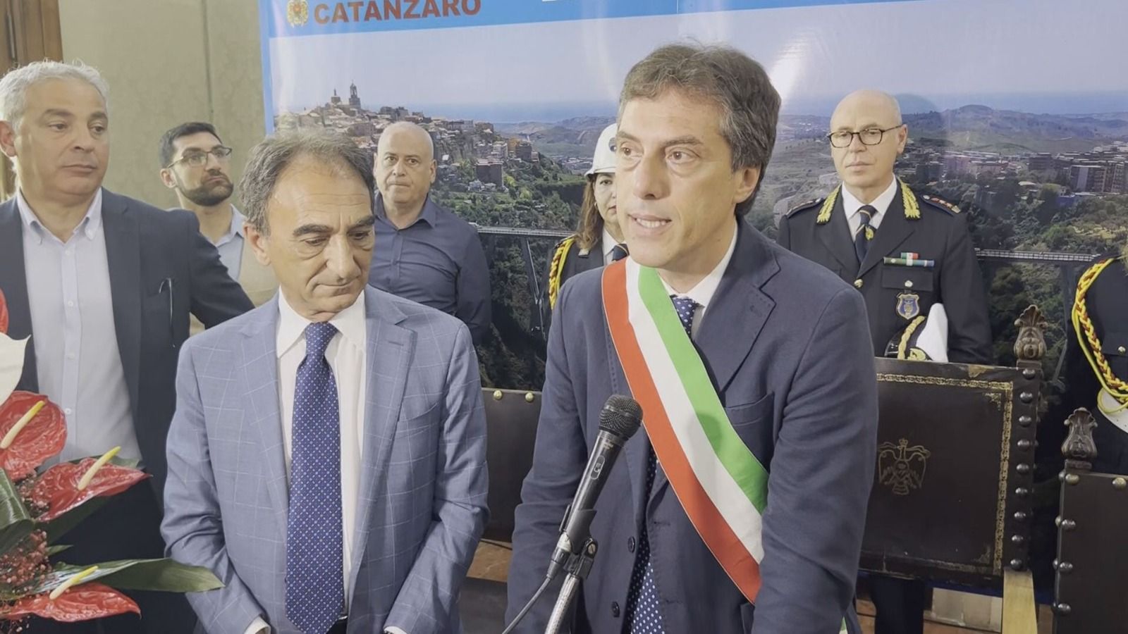 Catanzaro, il travagliato start dell’era Fiorita: le “gimcane” nel neo sindaco (che dialoga con l’avversario)