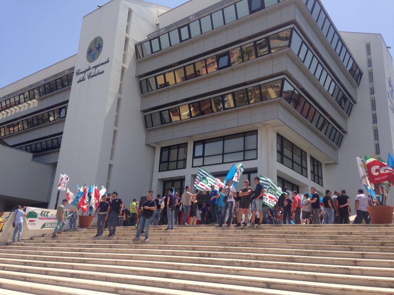 Porto di Gioia, Oliverio: ammortizzatori sociali in attesa del rilancio