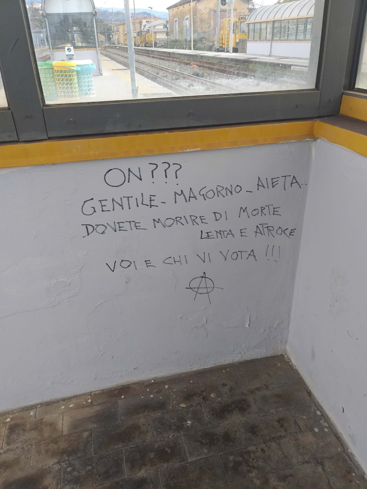 Diamante, scritte con minacce contro Magorno, Aieta e Gentile