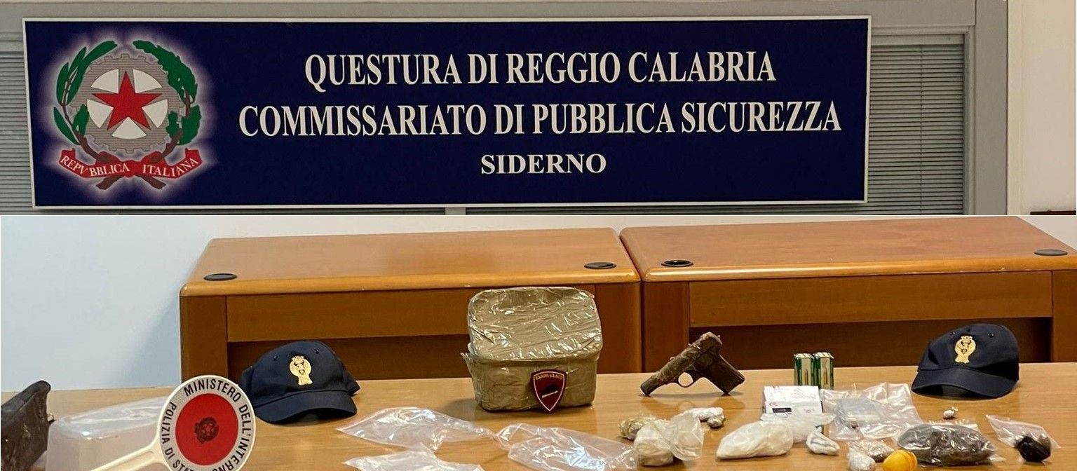 Pistola, munizioni e droga in un terreno a Gioiosa Jonica, indaga la polizia
