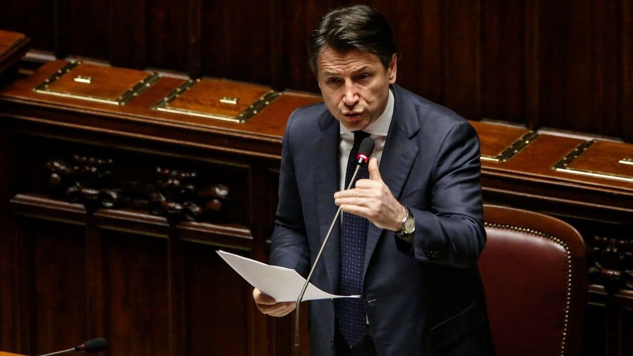 Il Governo diffida Santelli. Conte: «Illegittime le misure contrarie a norme nazionali»