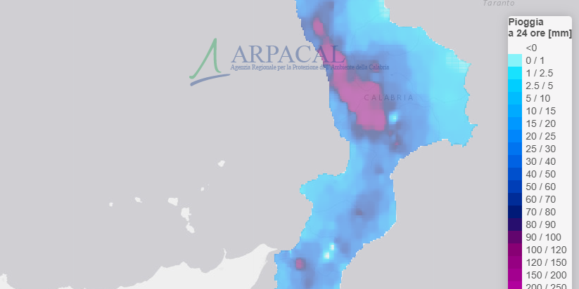 Arpacal: «Piogge eccezionali, fiumi in piena e raffiche oltre 130 km/h. Calabria sotto forte stress»