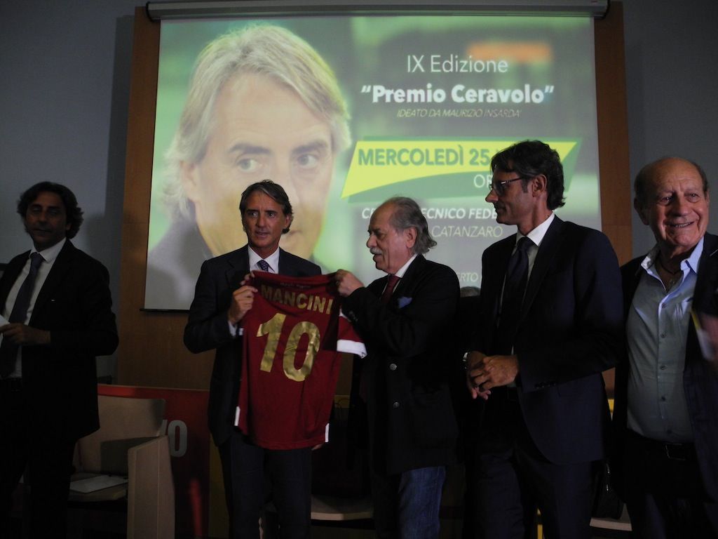 L'abbraccio della Calabria a mister Mancini – VIDEO