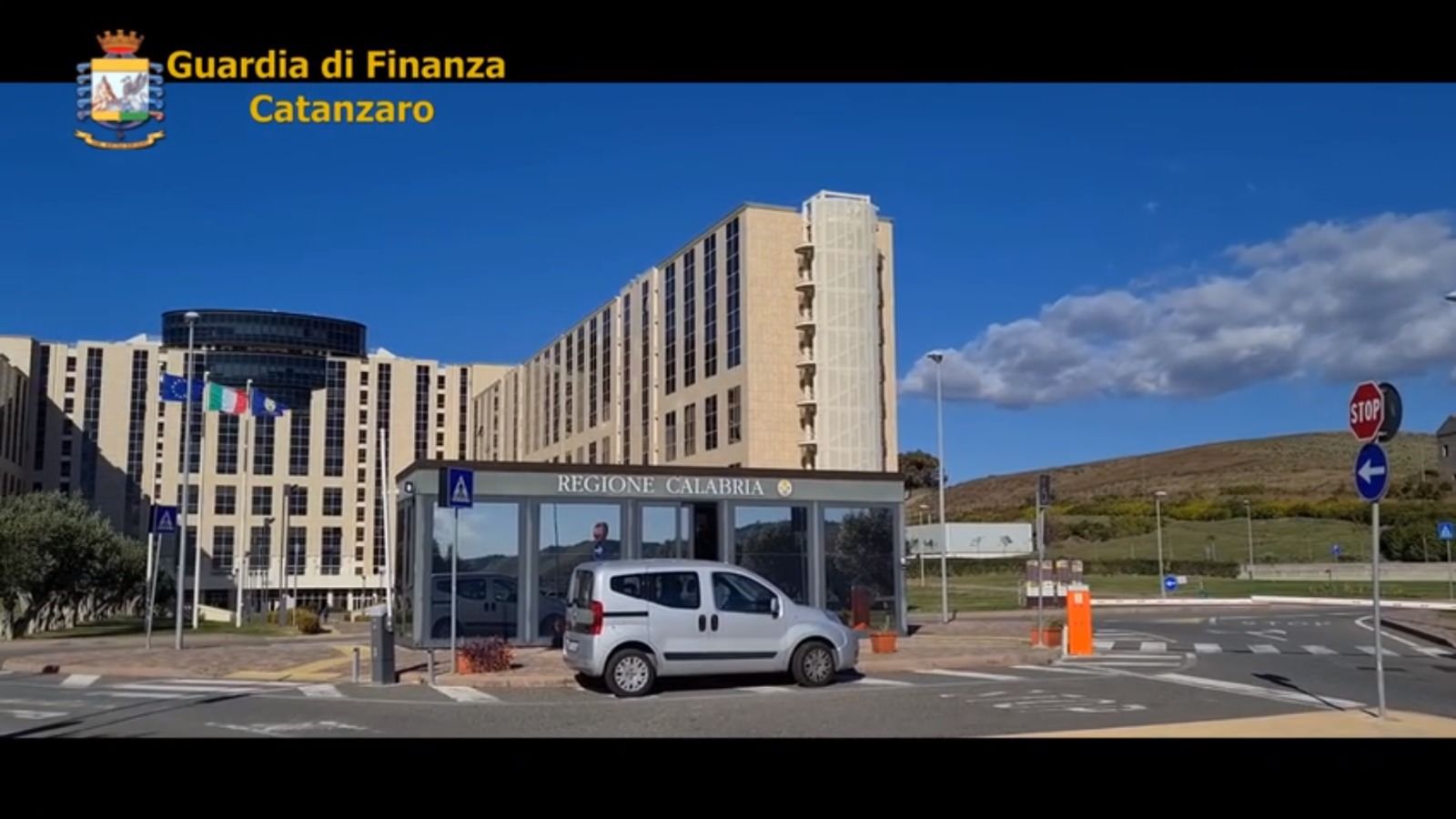 Catanzaro, indagati due consiglieri comunali e un ex consigliere regionale