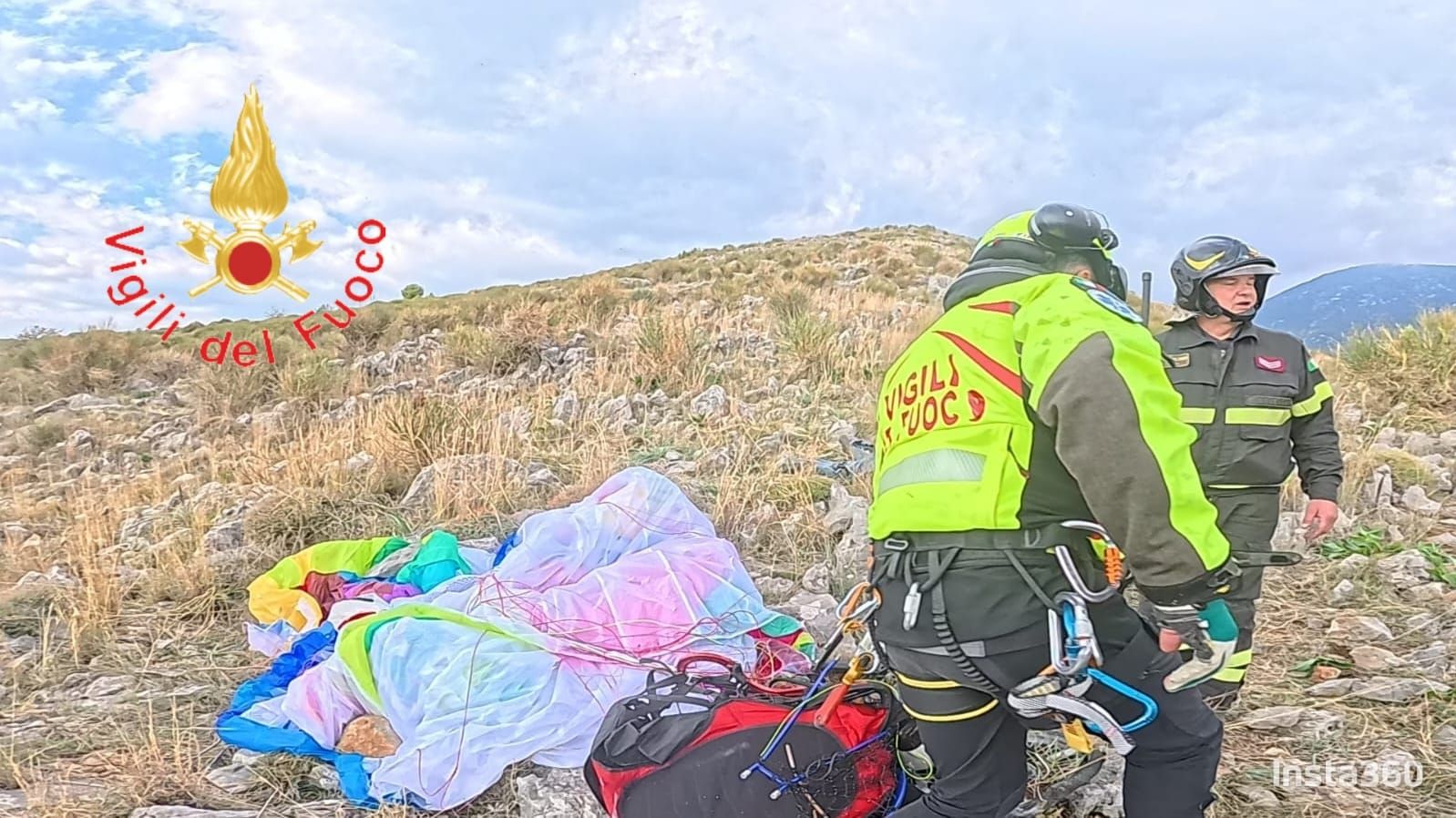 Castrovillari, si schianta in parapendio contro una roccia: un morto – FOTO E VIDEO