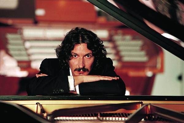 Cammariere incanta la "sua" Crotone