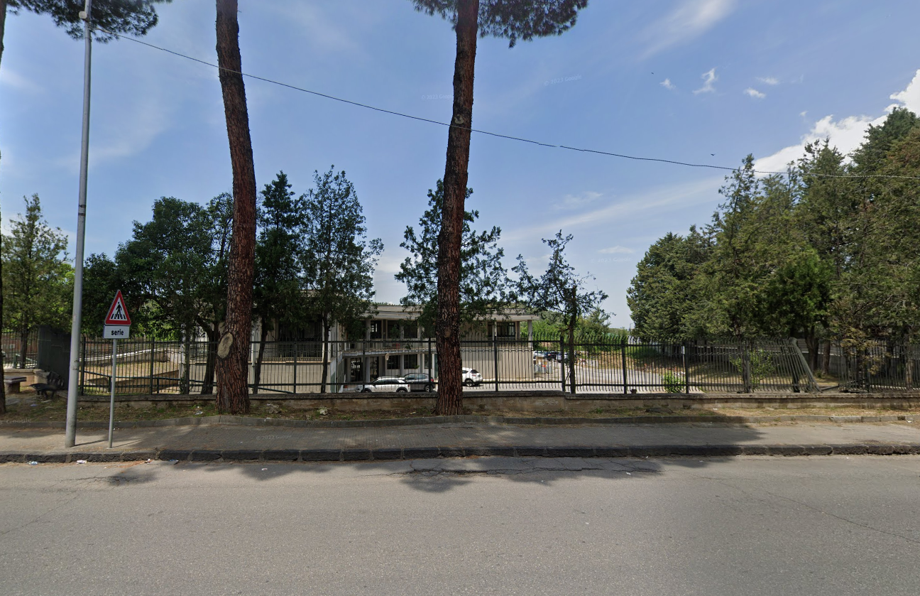 Centrale Asp in via degli Stadi, il Consiglio comunale approva la vendita della ex scuola elementare