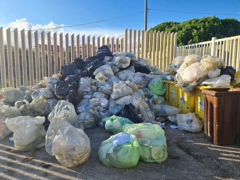 Un'altra «discarica a cielo aperto» all'ospedale di Locri. La denuncia di Calabrese