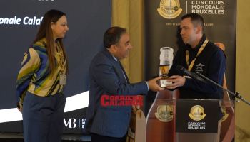 Cirò, si chiude il Concours mondial de Bruxelles: passaggio di consegne con la Loira
