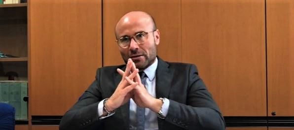 Il «patto elettorale» e la gestione del bar Colibrì. Tutti i nodi del “Sistema Rende”