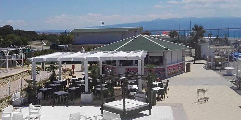 Feste senza autorizzazione, la finanza “pizzica” il CoolBay e il Comune lo chiude per 10 giorni