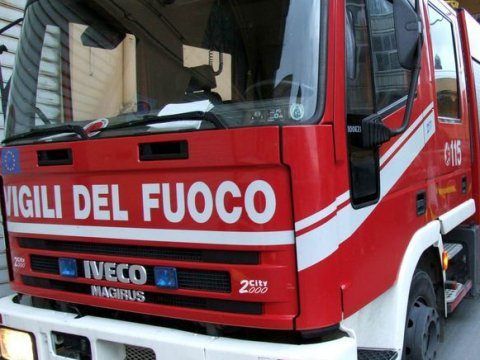 Belvedere, bombola di gas distrugge uno stabilimento balneare