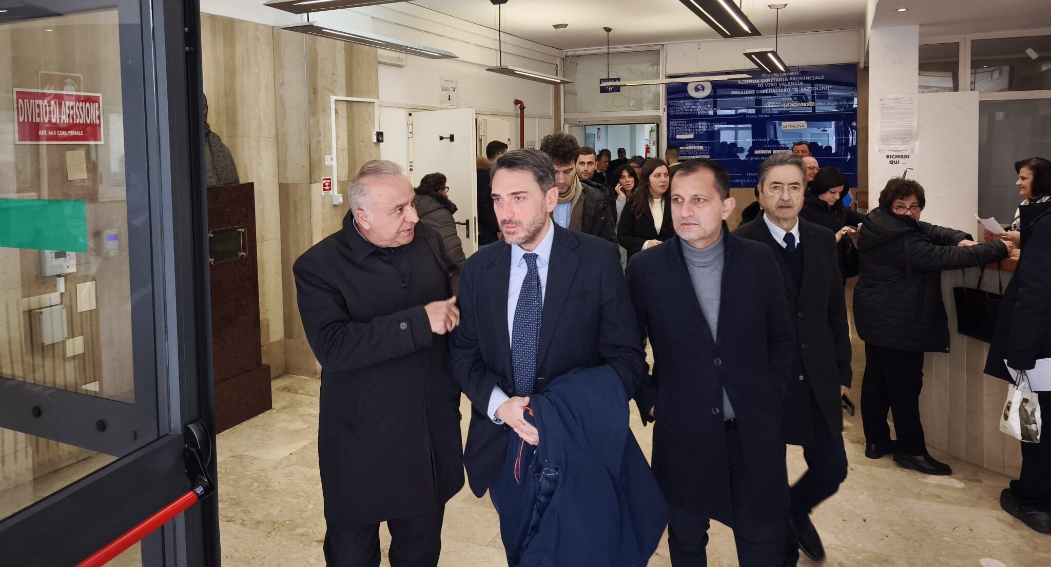 Sanità, il tour del Pd fa tappa a Vibo: «Situazione precaria, allo Jazzolino mancano posti letto» – FOTO E VIDEO