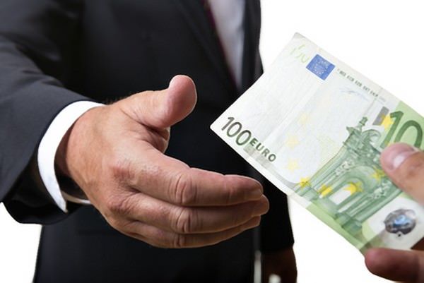 «I miliardi in arrivo e gli appetiti della malapolitica»