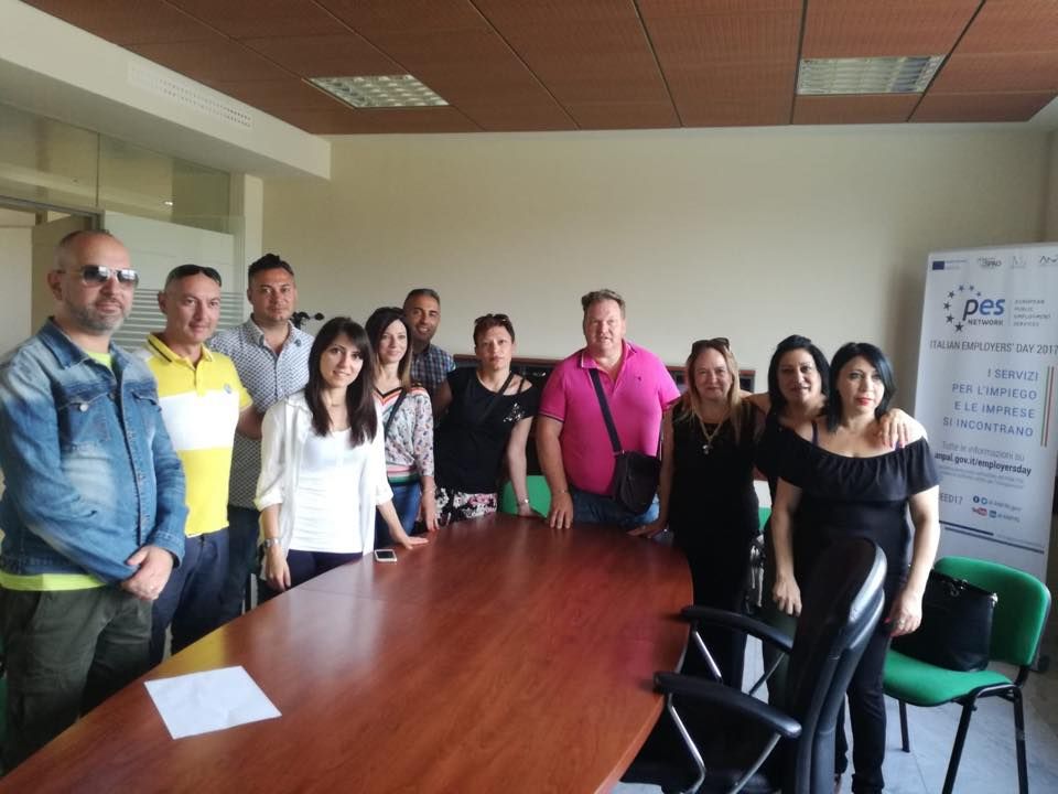 Sit-in degli ex tirocinanti davanti alla Cittadella