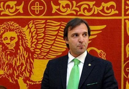 Il sindaco di Padova insulta il consigliere calabrese: «Vai via terrone»