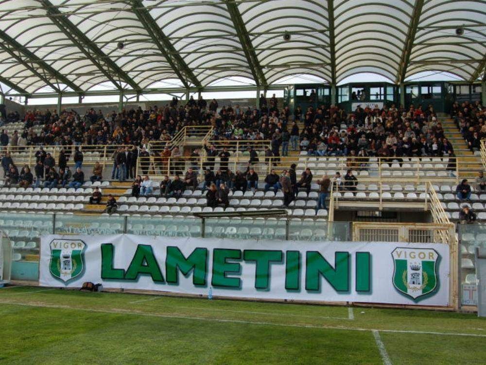 Allo stadio nonostante il Daspo, arrestati due lametini