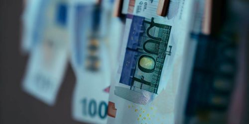 'Ndrangheta, la "velina" bancaria da 21 milioni e il tentativo di arrivare alla famiglia reale del Bahrein