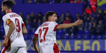 Catanzaro, pari (con rigore ripetuto) all’ultimo assalto: contro la Carrarese finisce 3-3