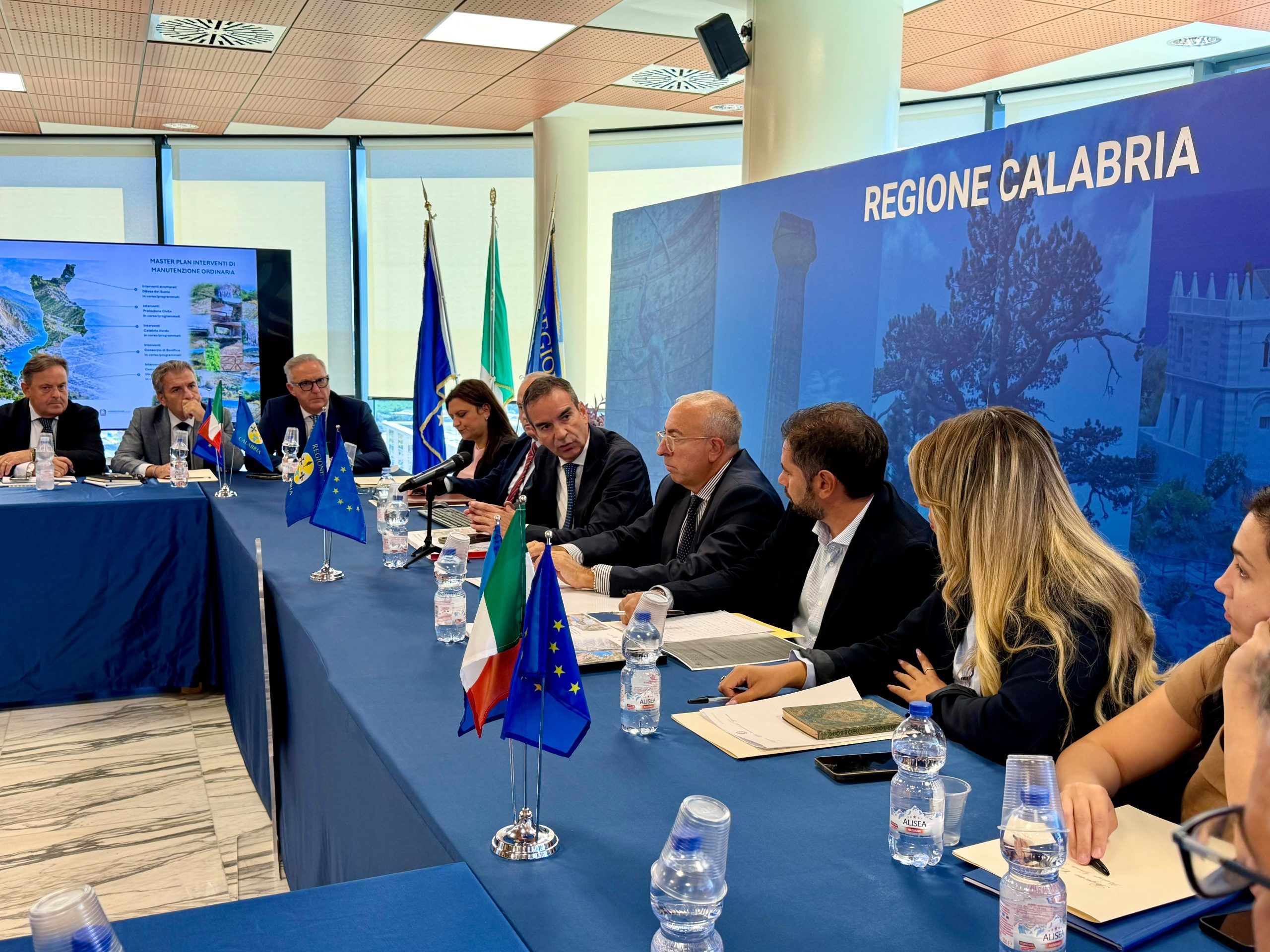 Rischi ambientali e prevenzione, vertice alla Cittadella tra Regione e prefetti – VIDEO
