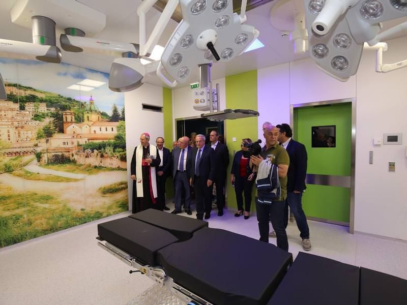 Sette nuove sale operatorie nell’ospedale di Cosenza