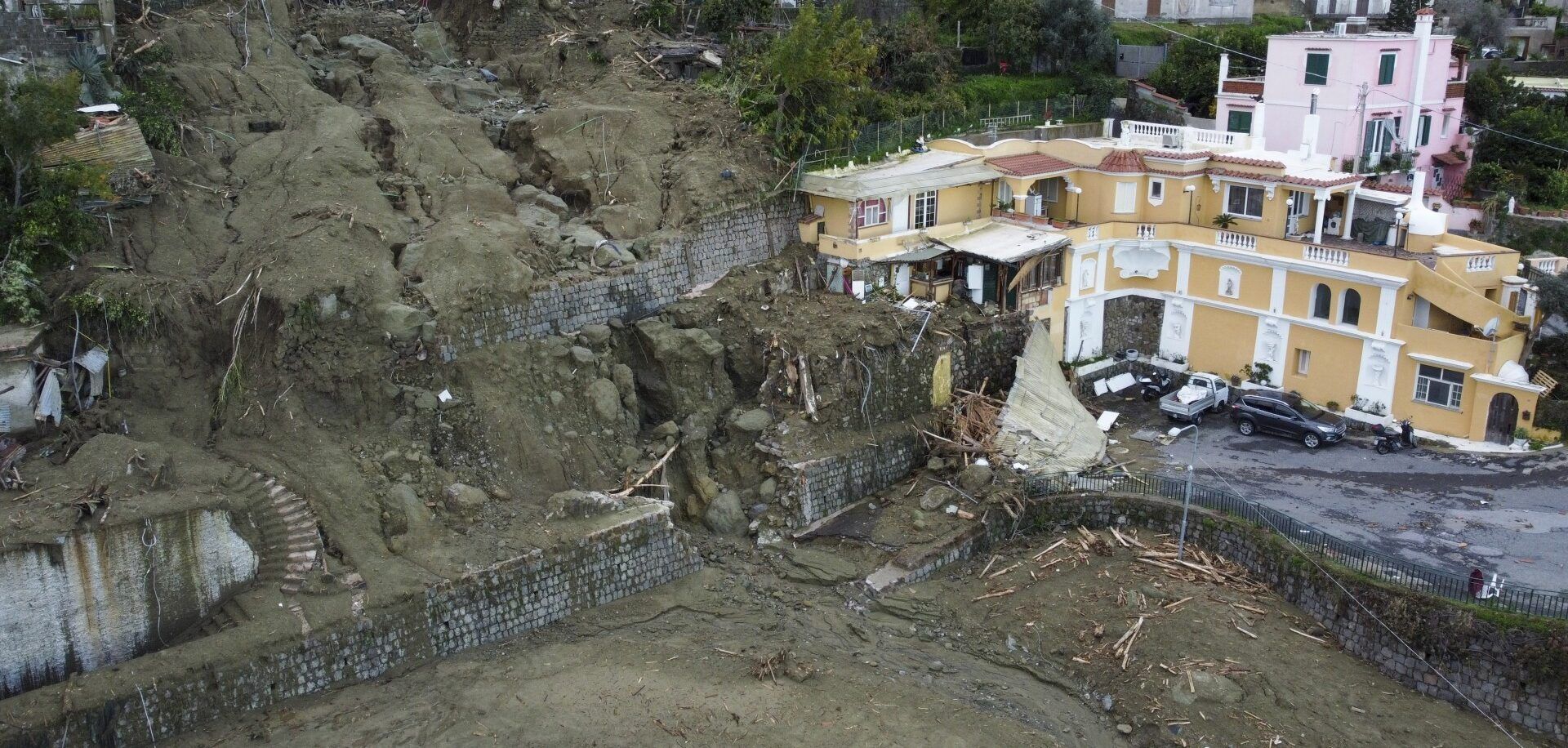Consiglio regionale, osservato un minuto di raccoglimento per le vittime di Ischia