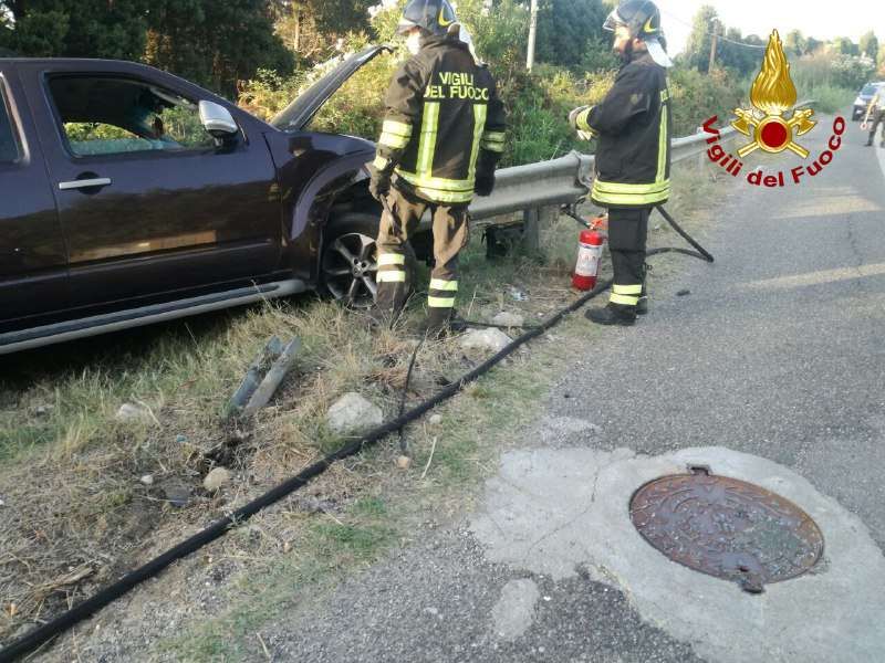 Incidente a Parghelia, auto trafitta dal guard rail: un ferito