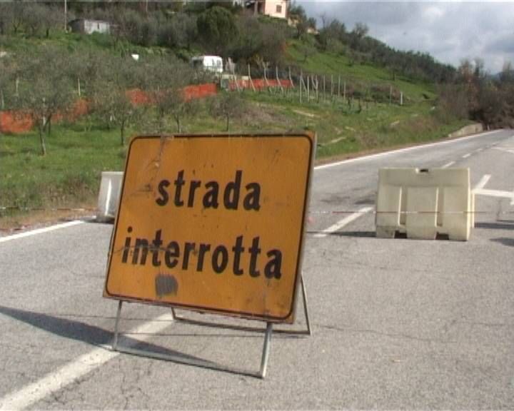 Statale 18, chiuso il tratto Acquappesa-Guardia