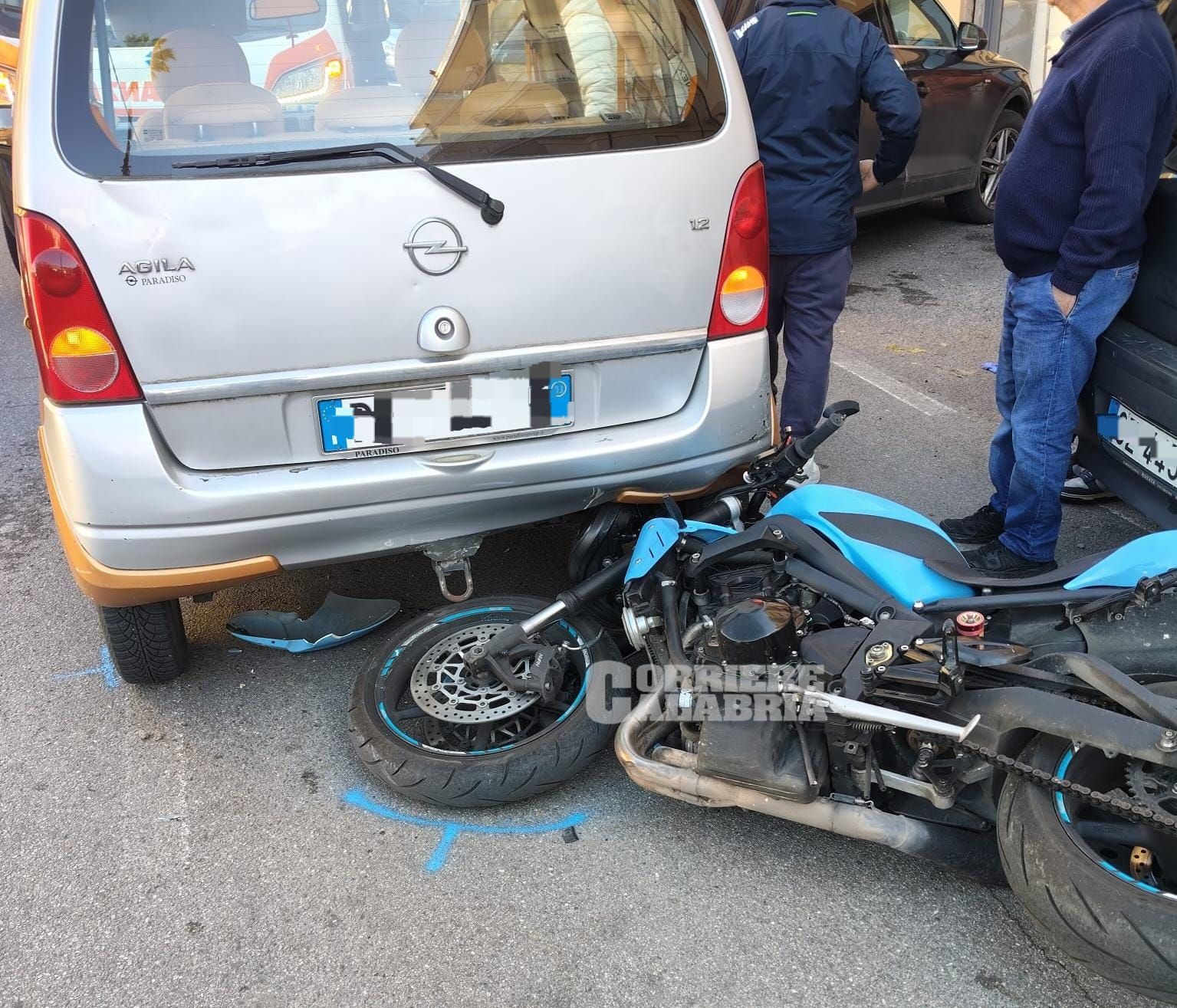 Incidente a Vibo Marina, scontro tra auto e moto: un ferito