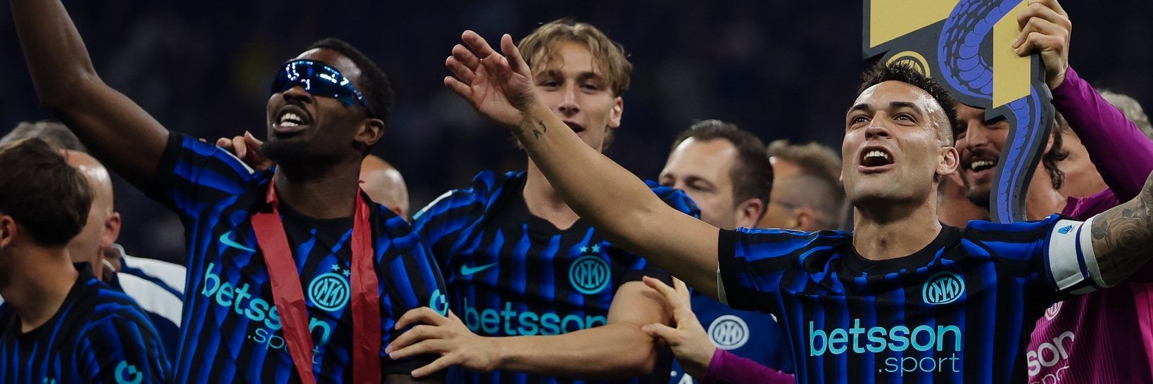 Lo scudetto delle larghe intese