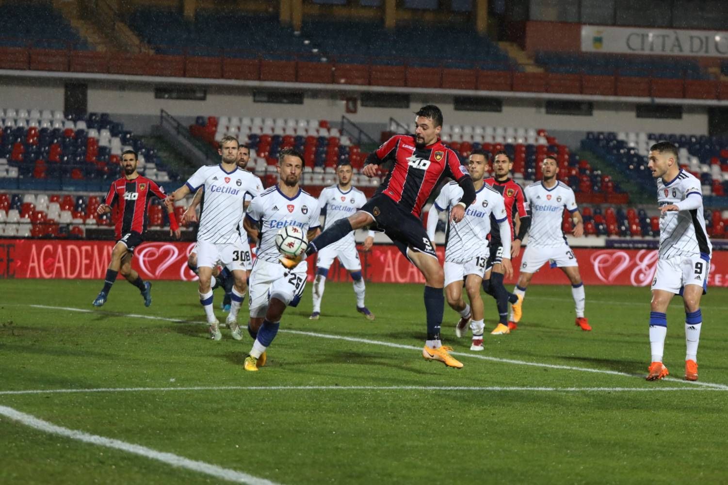 Serie B, Bahloudi illude il Cosenza. Pari del Pisa nella ripresa