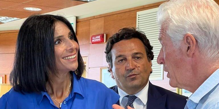 La Calabria red carpet di Richard Gere: «Sei il nostro ambasciatore nel mondo» – VIDEO