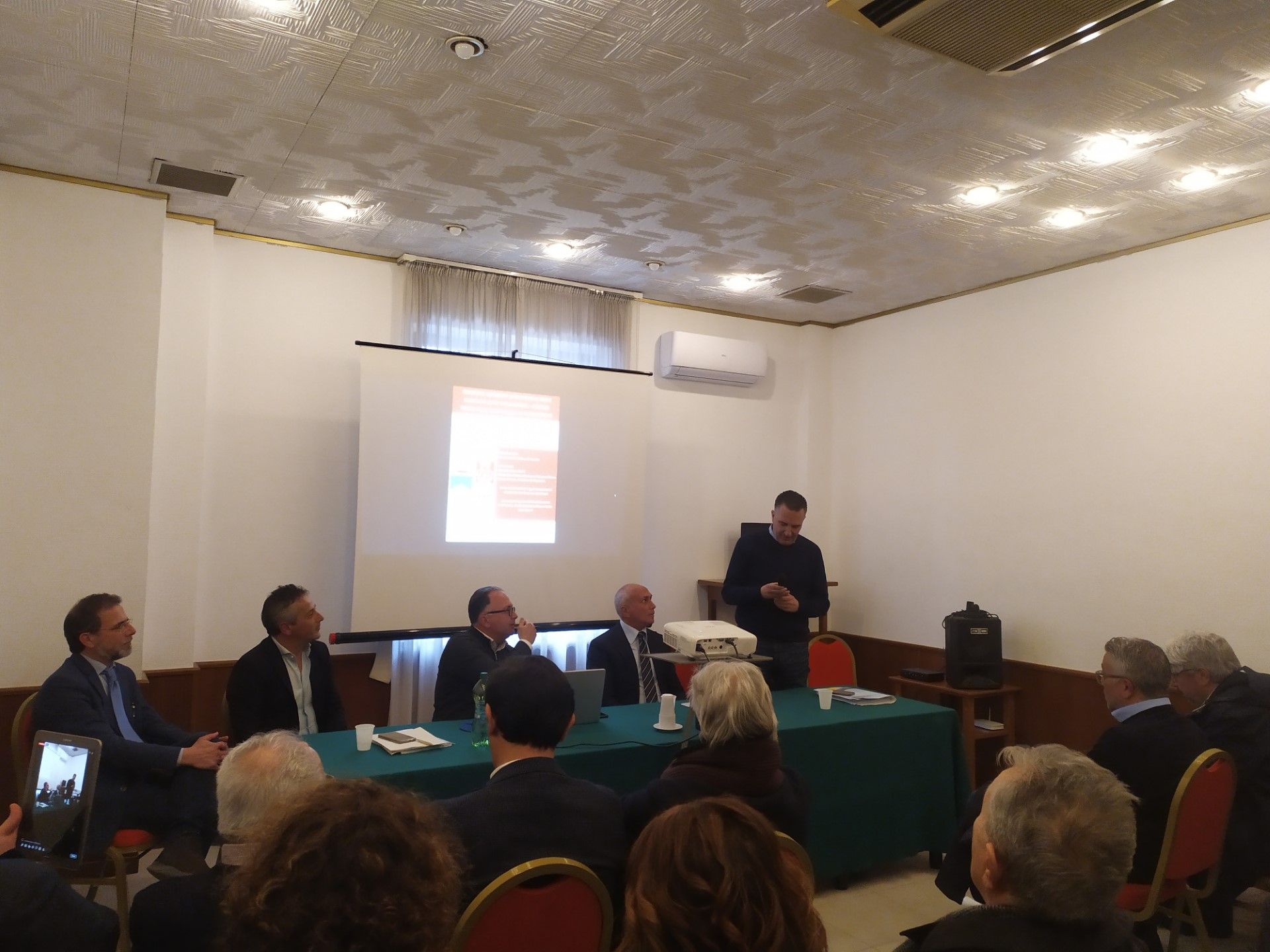 «Sulla fusione dei comuni la giunta Occhiuto faccia come le Regioni Veneto e Piemonte»