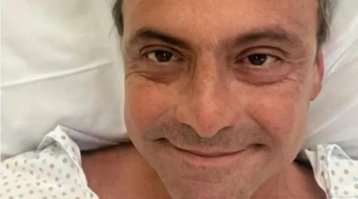 Calenda dopo l’operazione: «Affettato ma tutto bene»