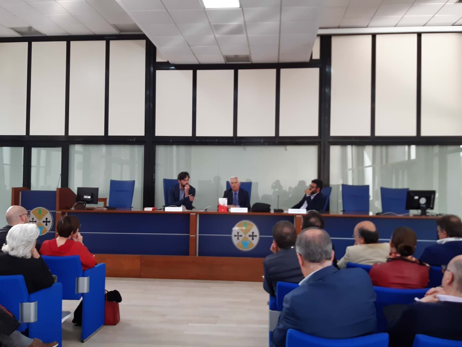 Sanità, Scura punge Cotticelli: «Non sa niente di sanità»