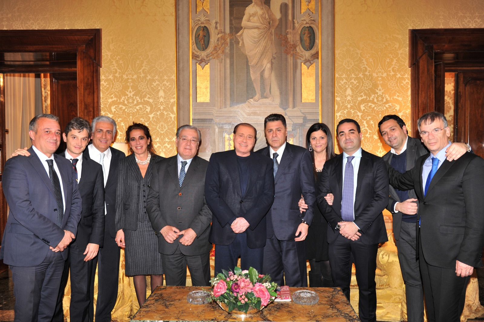 Dalle riunioni clandestine targate Publitalia ai boom elettorali: così Berlusconi ha creato e plasmato Forza Italia in Calabria