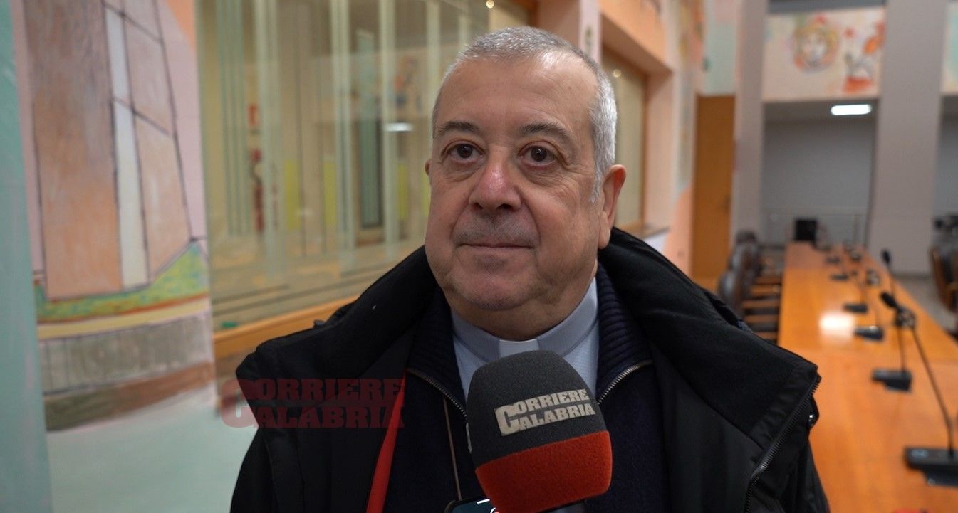 Prete condannato per violenza sessuale nel Cosentino, il vescovo Checchinato: «Dolore e vergogna»