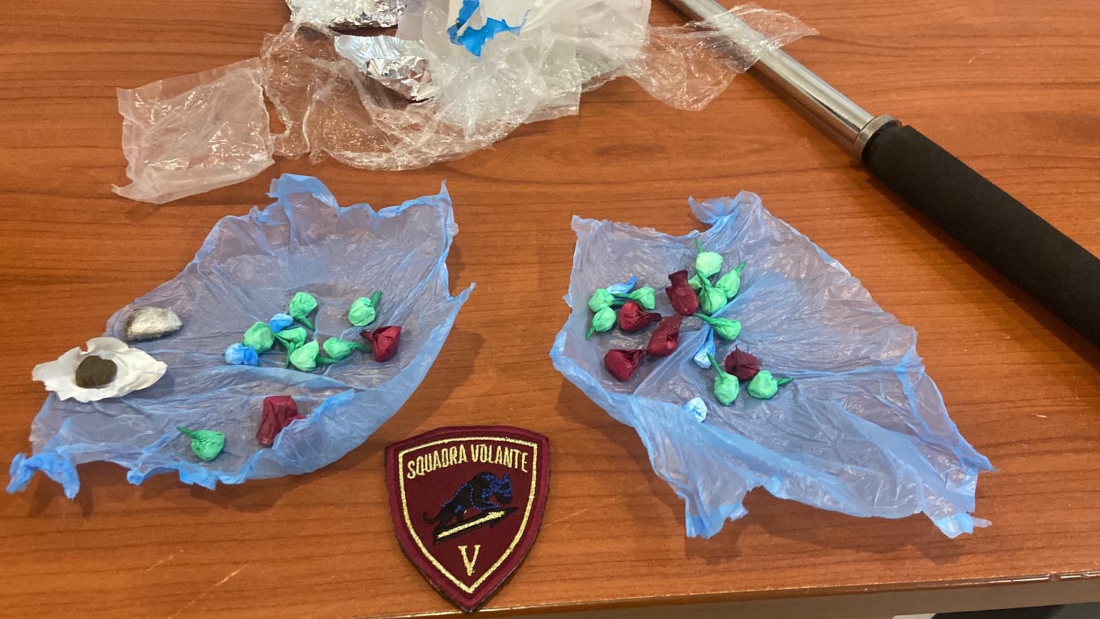 Cosenza, in casa con oltre trenta dosi di cocaina: arrestato un 35enne