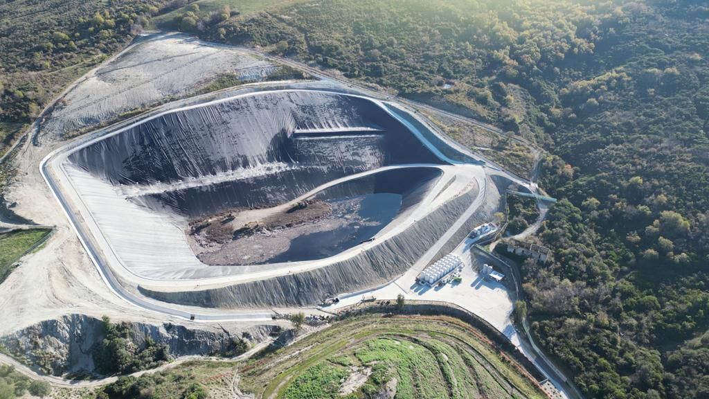 La discarica di Scala Coeli è fuori dal quadro europeo. La Commissione europea dà ragione a Tridico